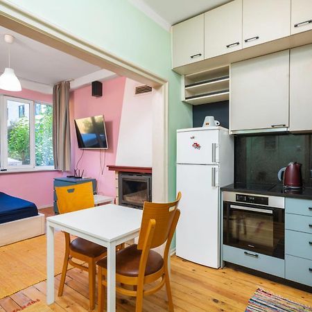 Ferienwohnung Sofia'S 1Bd Colourful Getaway Near Ndk Exterior foto
